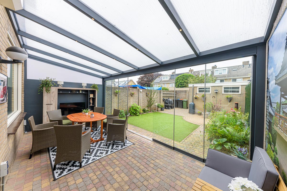 profiline-tuinkamer-polycarbonaat-dak-05-project2024-outdoorpleasure
