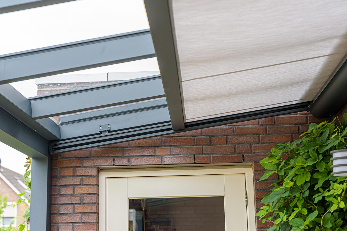 profiline-veranda-glasdak-onderdakzonwering-02-project2024-outdoorpleasure